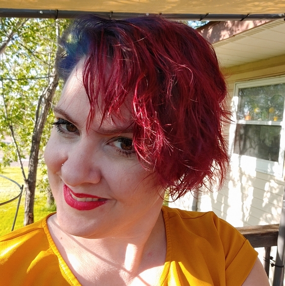 Meet your Posher, Keri - Picture 2 of 5